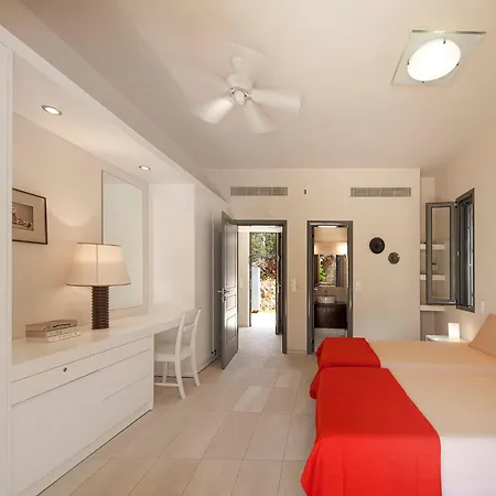 2nd Floor / Crystal View *