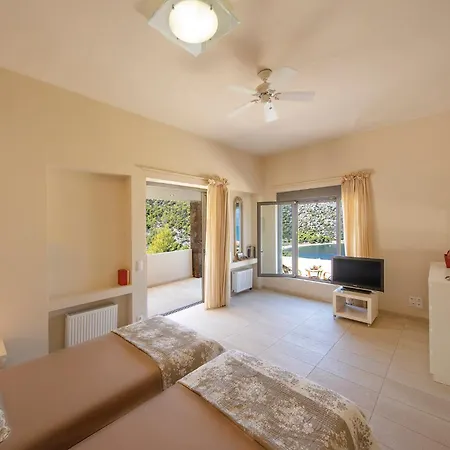 2nd Floor / Crystal View *
